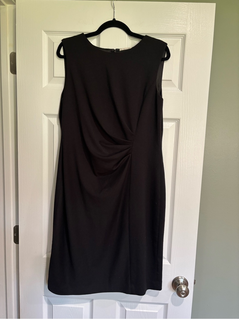 Bundle of two dresses. - Picture 2 of 5